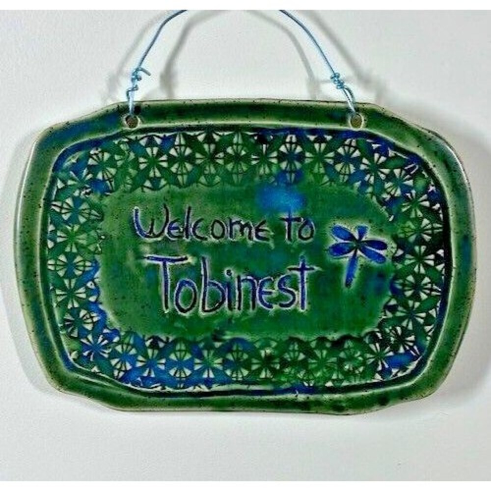 Hannah Ineson Welcome to Tobinest Green Dragonfly Hanging Pottery Plaque Sign